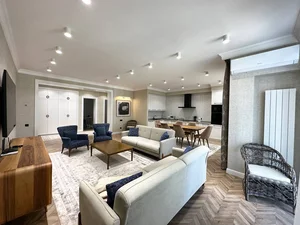 Фото 1 3-комн. квартира в Госпитальный