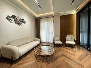 Фото 4 3-комн. квартира в Mirabad Avenue