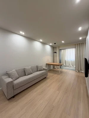 Фото 1 4-комн. квартира в Ц-13, Лабзак