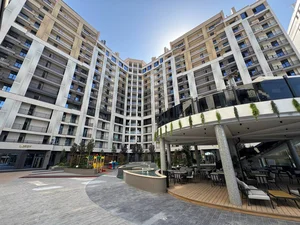 Фото 4 3-комн. квартира в Imperial club city