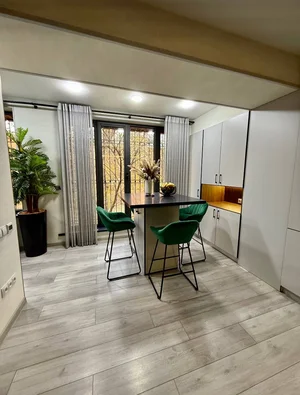 Фото 3 3-комн. квартира в Цум,Ц-7