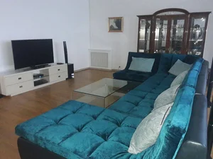 Фото 1 4-комн. квартира в Госпитальный