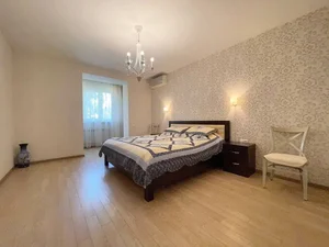 Фото 3 3-комн. квартира в МИД