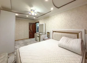 Фото 1 3-комн. квартира в Новомосковская Ул. Измилова