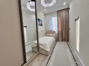 Фото 4 4-комн. квартира в Новомосковская улица