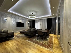 Фото 1 4-комн. квартира в Парке Бобура